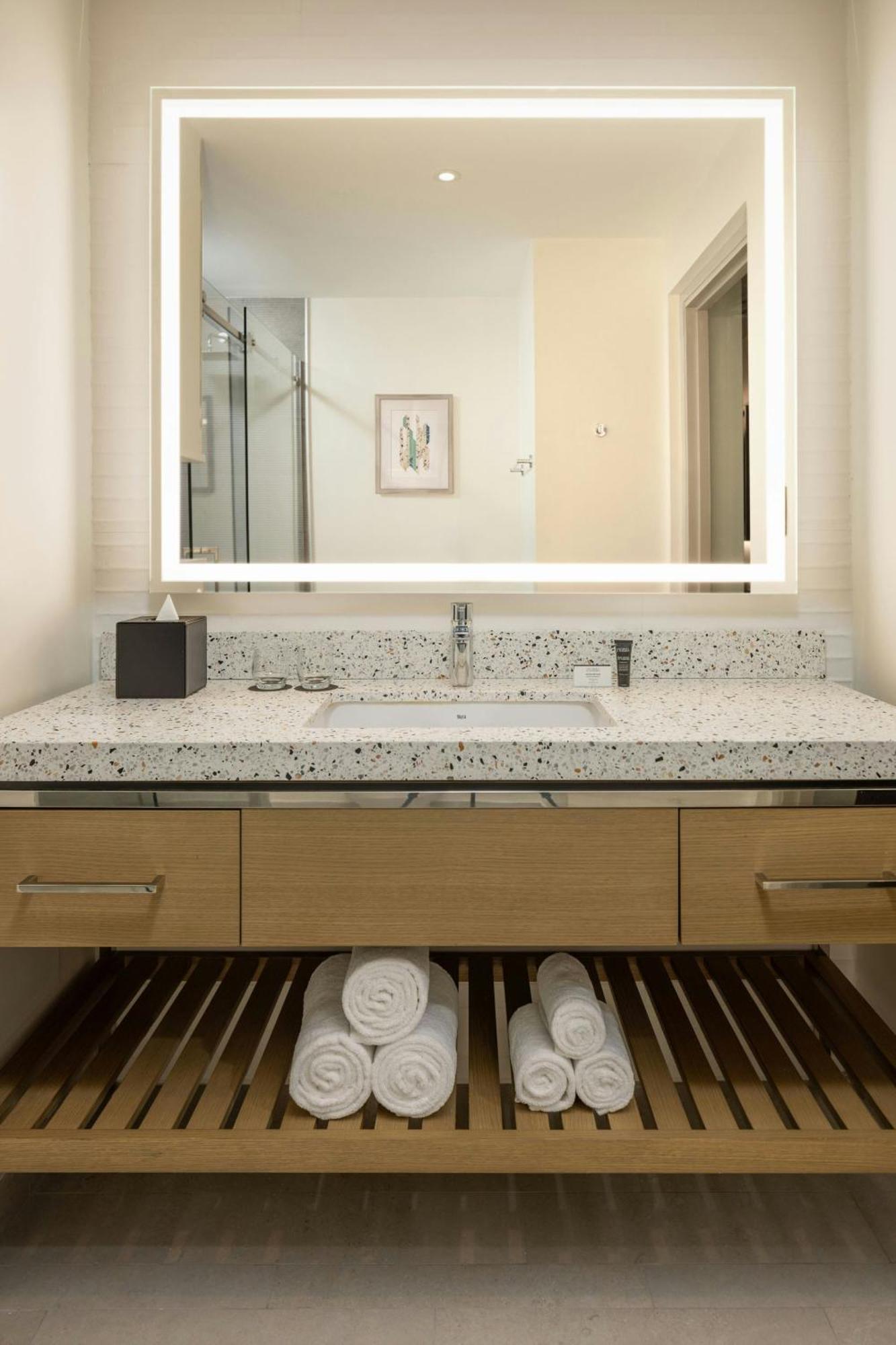 Courtyard By Marriott Curacao Hotell Willemstad Eksteriør bilde